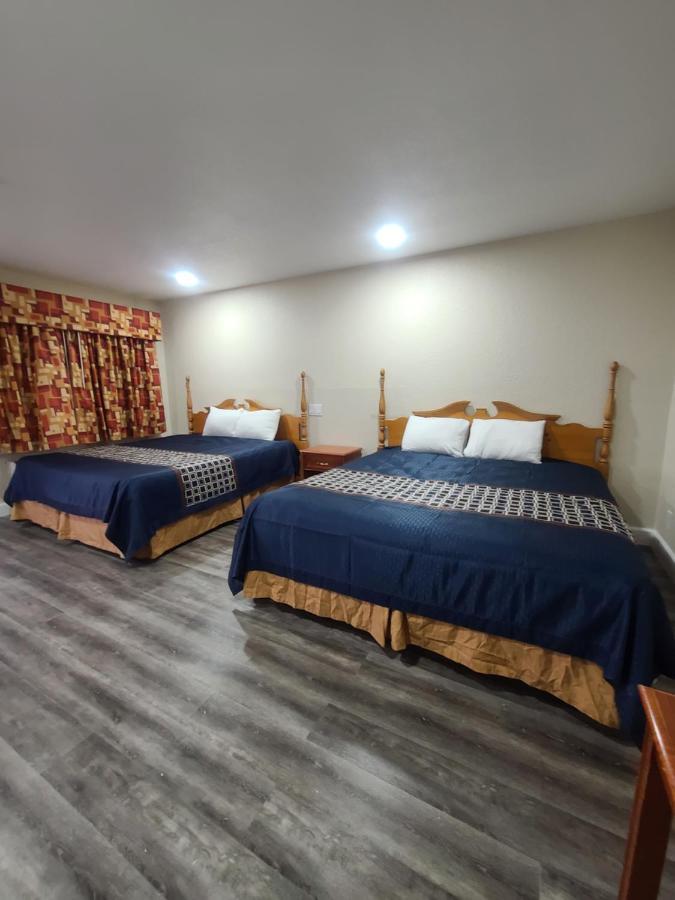 Majestic Inn & Suites Кламат Фолс Екстериор снимка
