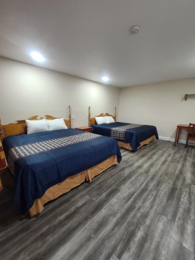 Majestic Inn & Suites Кламат Фолс Екстериор снимка