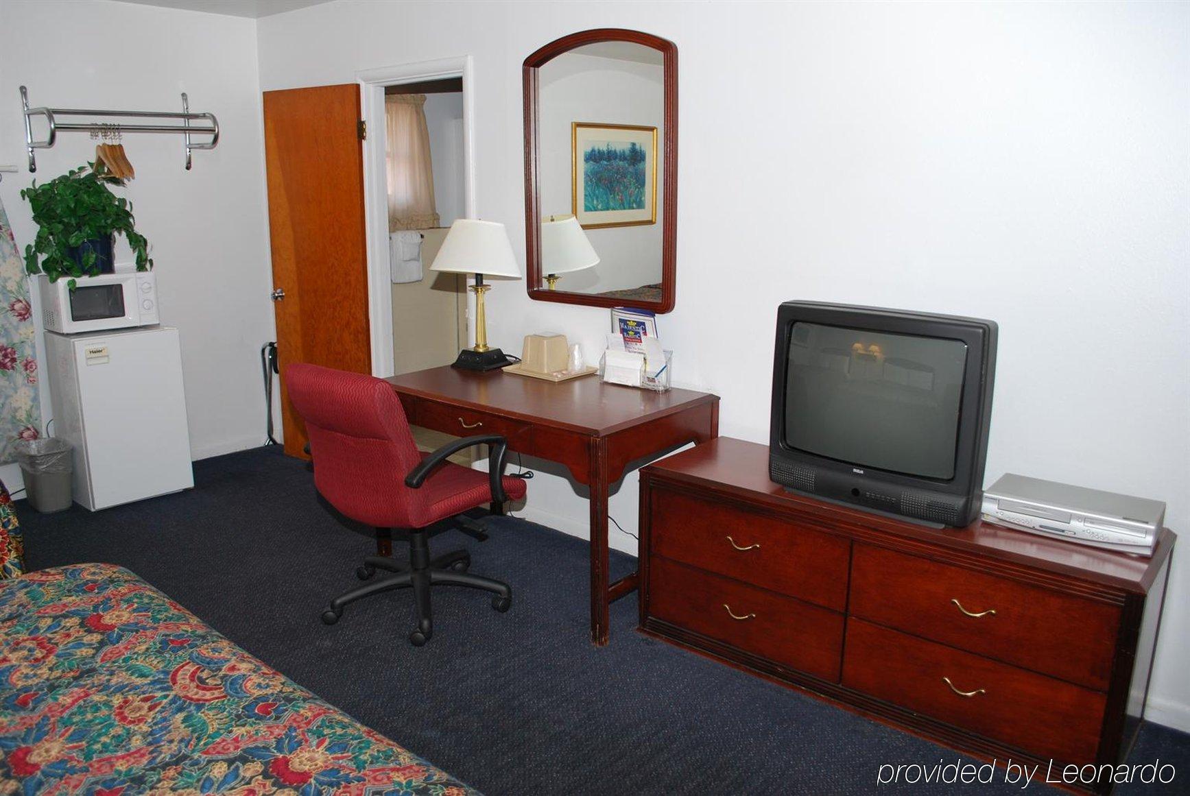 Majestic Inn & Suites Кламат Фолс Стая снимка