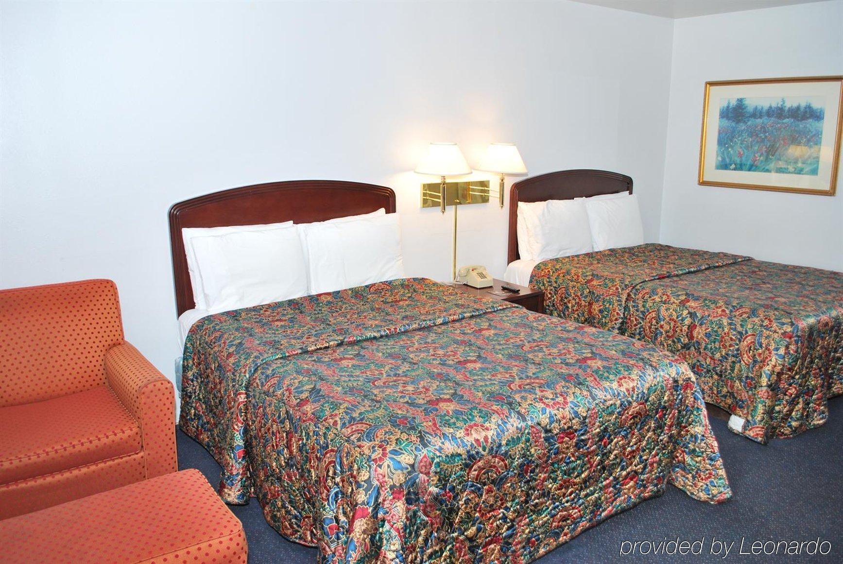 Majestic Inn & Suites Кламат Фолс Стая снимка