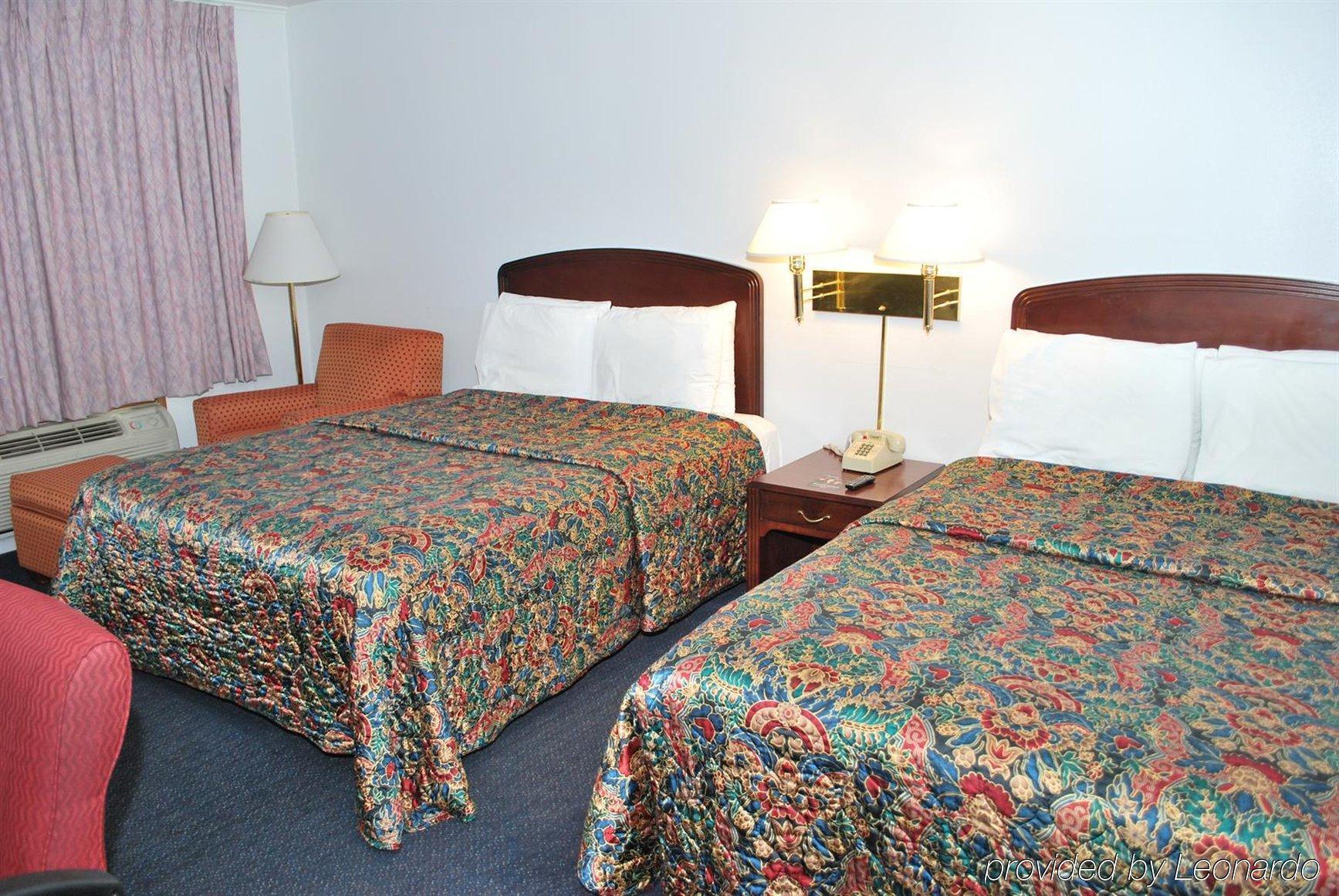 Majestic Inn & Suites Кламат Фолс Екстериор снимка